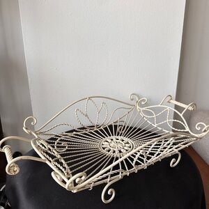Vintage Wrought Iron Wire Serving Tray Decorative Cream Metal Basket